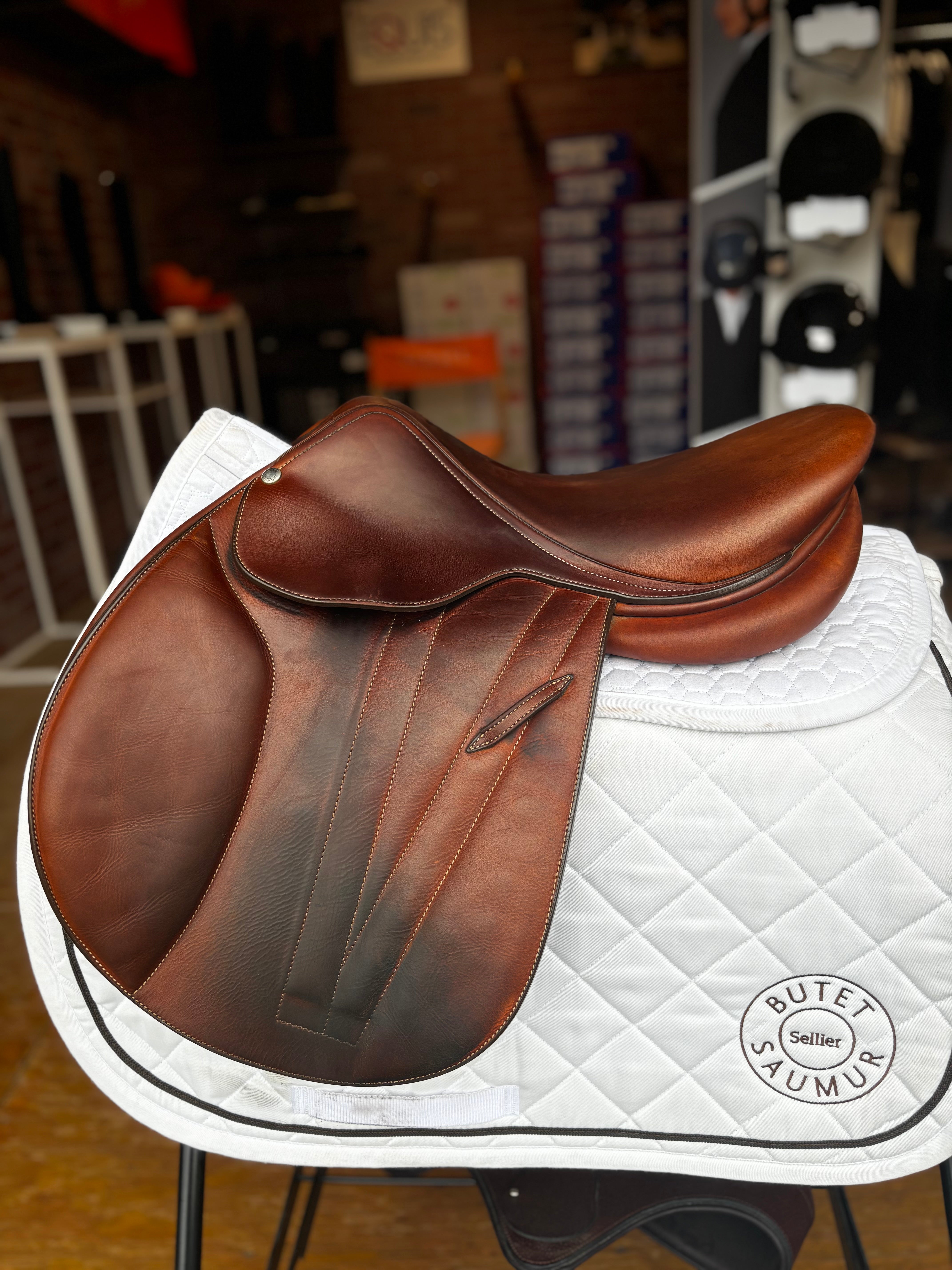 Butet used saddle 16” L - SEMI FLAT SEAT