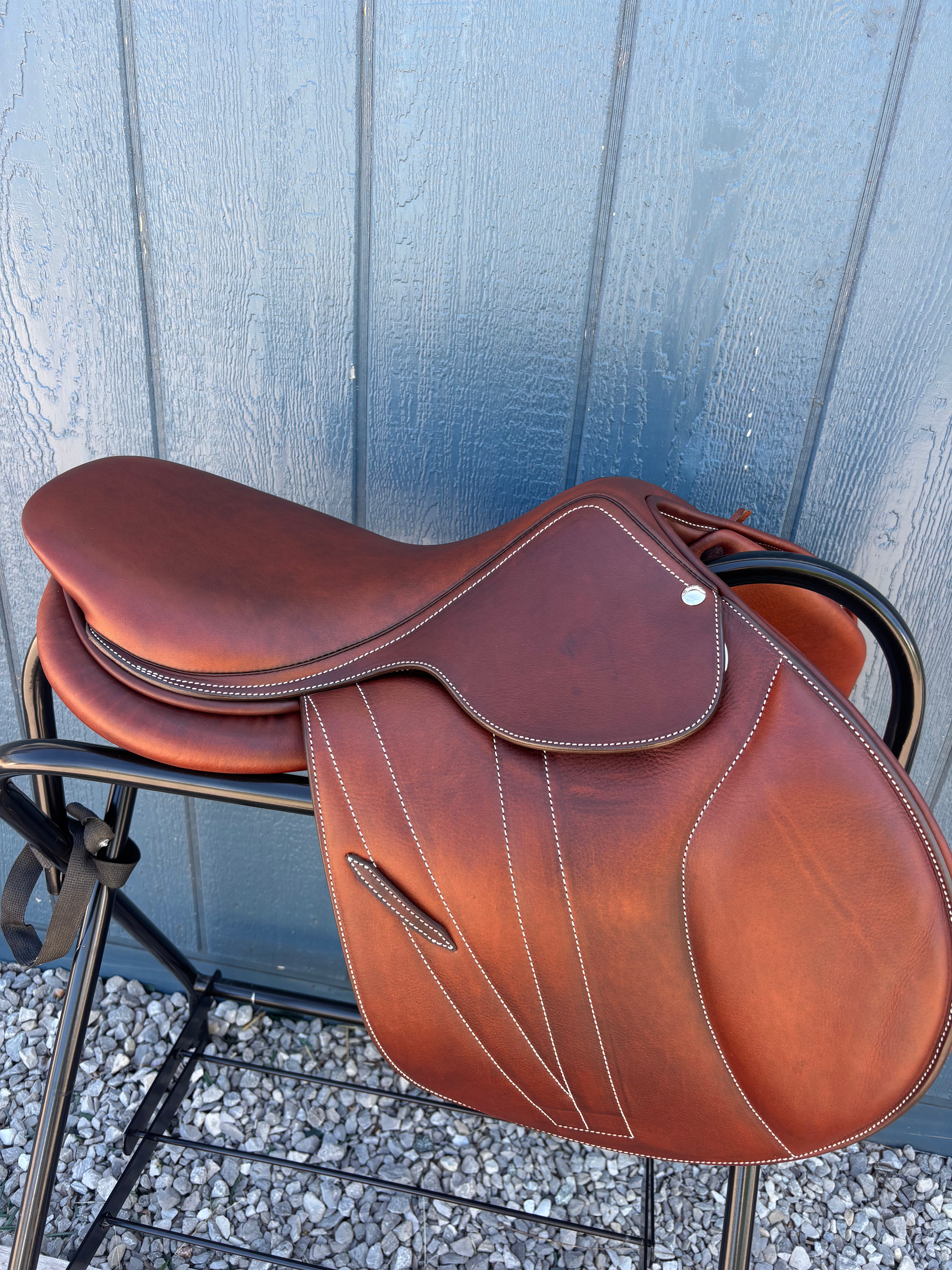 Butet Saddle 17" P - FLAT SEAT