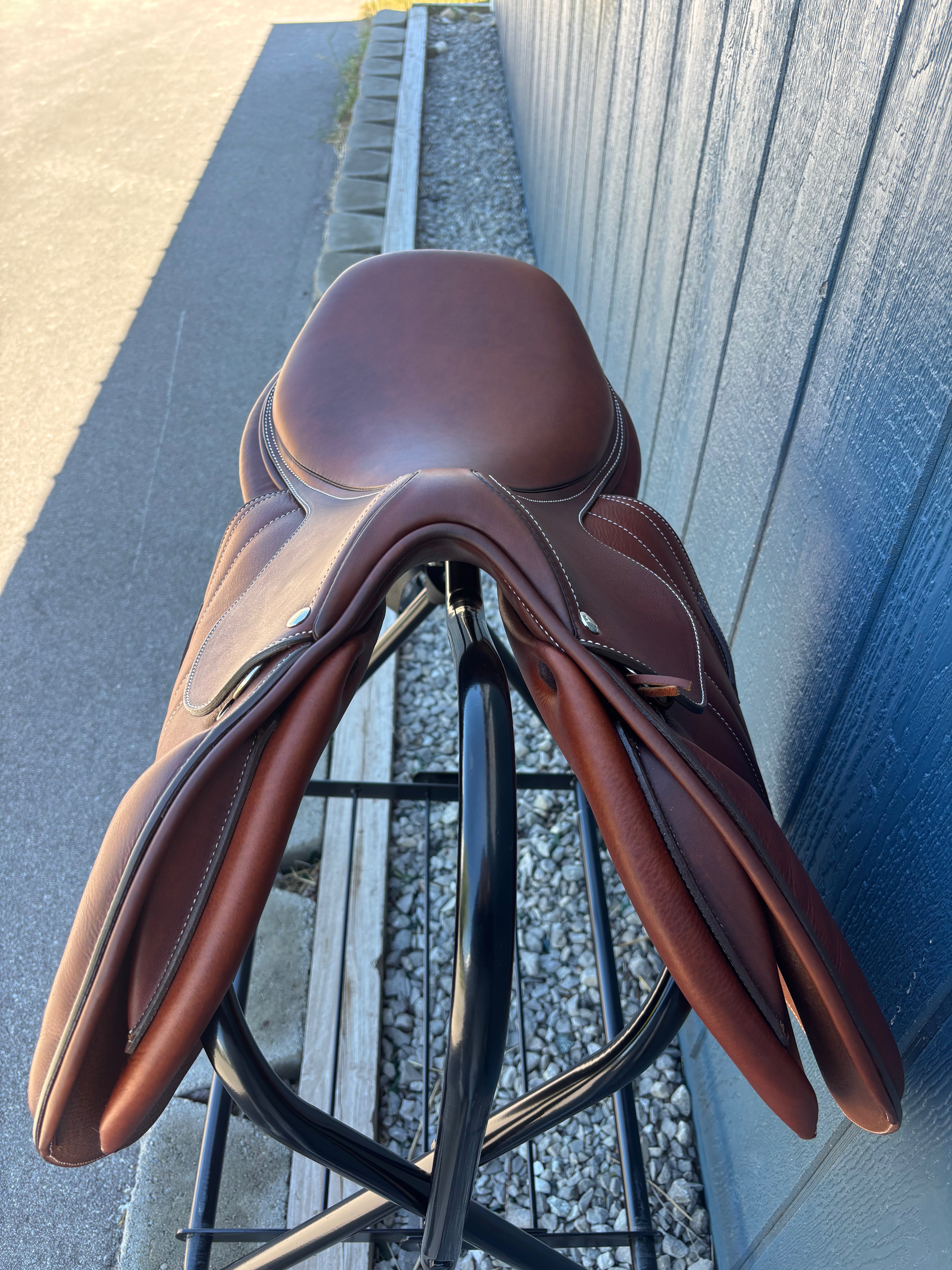 Butet Saddle 17" P - FLAT SEAT