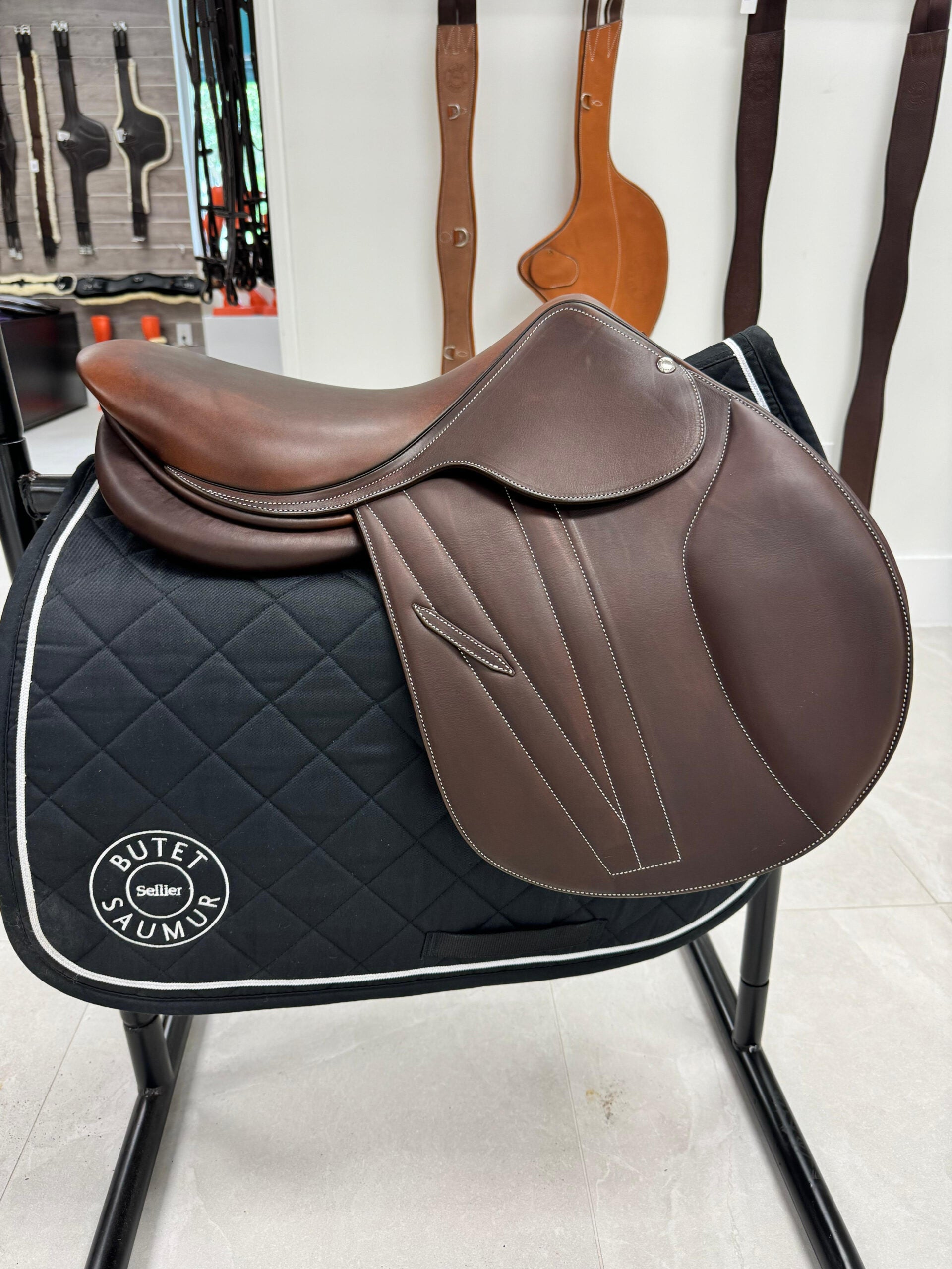 BUTET SEMI-FLAT SEAT BUTET SADDLE – 17″